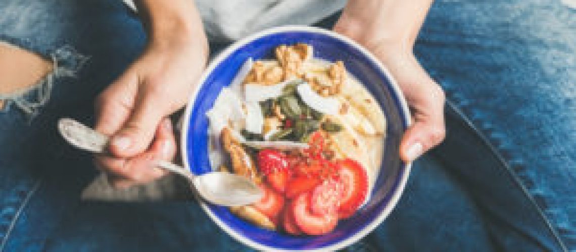 x-alimentos-que-causam-e-combatem-a-prisao-de-ventre-300x204